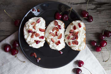 toast with cottage cheese and cherries