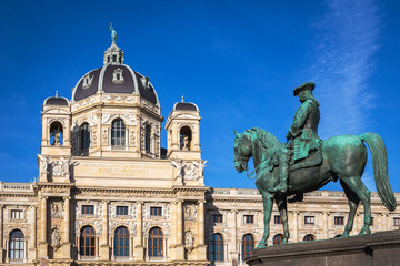 Wien - Naturhistorisches Museum - Reiterstandbild