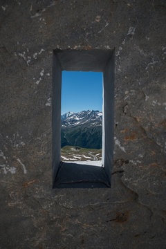 Fototapeta Das Fenster auf die Bergwelt