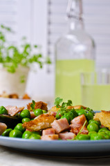 Salad with green peas