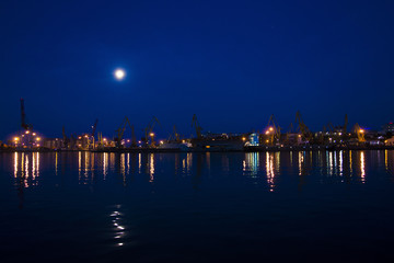 night sea port