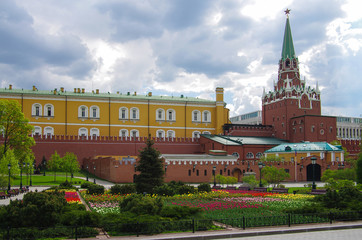 Obraz premium MOSCOW, RUSSIA - May, 2016: Alexander Garden and Moscow kremlin