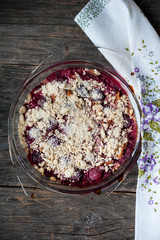 Rhubarb and strawberry crumble