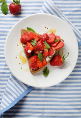 toast with  strawberry and cheese
