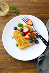 toast with fresh berries