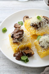  polenta with mushrooms