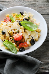 pasta with tomatoes and olives