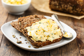 Eiersalat auf Brot - Egg salad and bread