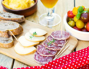 Salami et smoked cheese for tapas