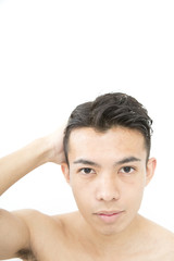 Obraz premium メンズビューティ 鏡を見るイメージ 汎用 白バック カメラ目線