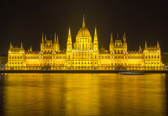 Fototapeta na wymiar Budapest, Hungarian Parliament Building at Dusk