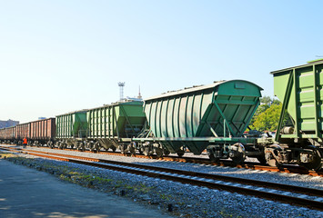 Naklejka premium Грузовые железнодорожные вагоны