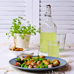 Salad with green peas