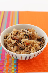 沖縄伝統料理のジューシー