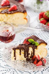 Cheesecake with strawberries and chocolate.