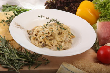 Italian tagliatelle with creamy sauce