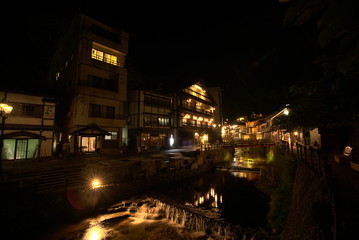 Fototapeta na wymiar ginzan onsen 銀山温泉