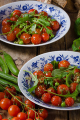 Salad of arugula and cherry tomatoes