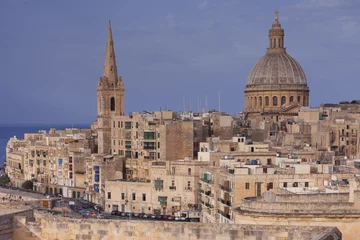 Deurstickers Close view of the the bell-tower and dome of the Basilica of Our Lady of Mount Carmel in Valletta, Malta © pop_gino