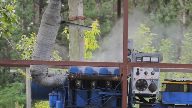 Hot Mechanism Smokes Motor overheated engine smokes