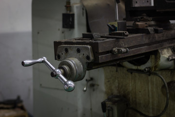 Position adjustment milling machine