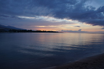 Obraz premium Sunrise on lake Issyk-Kul, Kyrgyzstan 