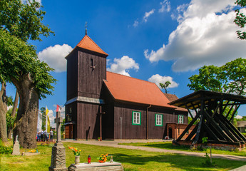 Drewniany kościół w Boleszynie