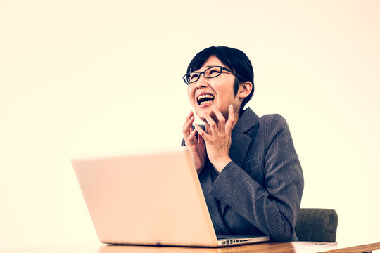 156 件の最適な 口に手を当てる 画像 ストック写真 ベクター Adobe Stock 156 件の最適な 口に手を当てる 画像 ストック写真 ベクター Adobe Stock