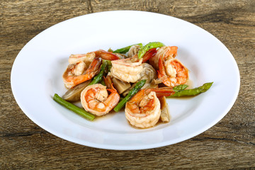 Shrimp and asparagus