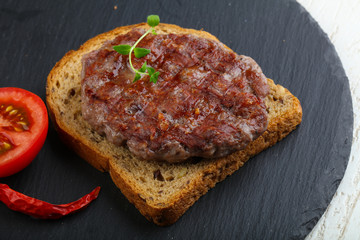 Grilled burger cutlet
