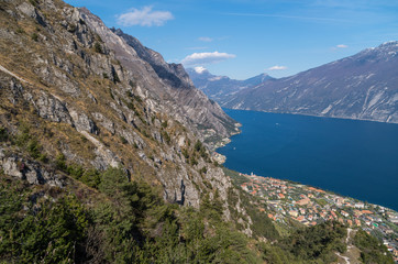 Fototapeta na wymiar Beautiful view on Limone sul Garda from the mountainside