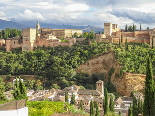 Fototapeta na wymiar Panorama und Sehenswürdigkeiten von Granada, Andalusien, Spanien