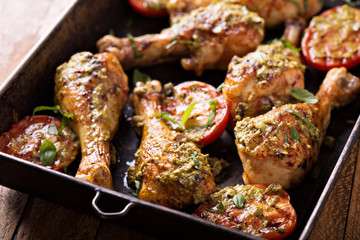 Grilled chicken and tomatoes with basil pesto