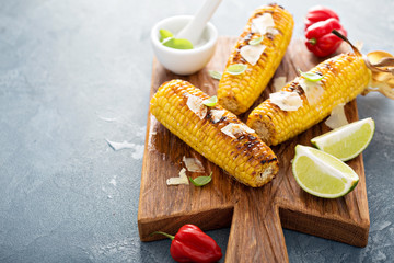 Grilled corn with chili and cheese