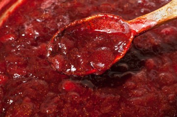 Cooking strawberry jam