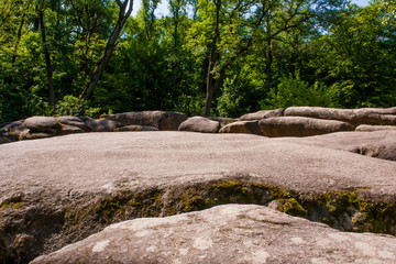 Fototapeta na wymiar large stones in the park