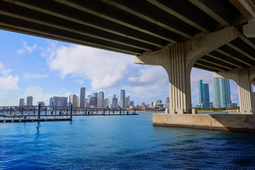 Fototapeta na wymiar Miami downtown skyline under bridge Florida