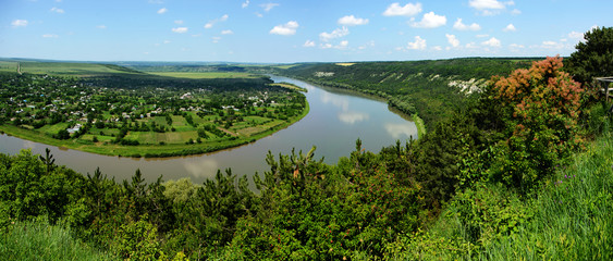 The Dniester river turning around the Moldavian villiage in Ukra