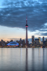 DOWNTOWN TORONTO SKYLINE AT SUNSET