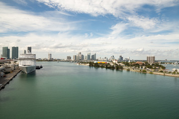 Obraz premium Miiami cruise port