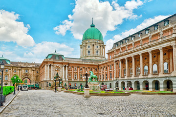 Fototapeta na wymiar BUDAPEST, HUNGARY-MAY 03, 2016 :Budapest Royal Castle -Courtyard