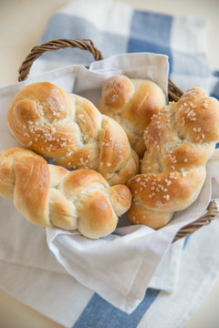 Br&ouml;tchen