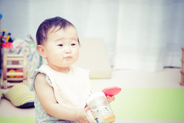かわいい赤ちゃん Wall Mural Wallpaper Murals Wallsheaven Beeboys