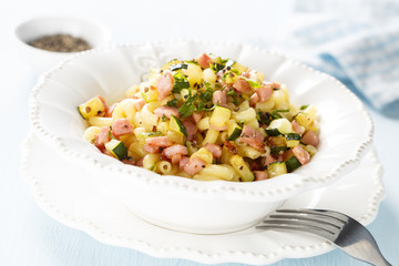 Pasta with ham and zucchini