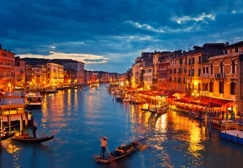 Papier Peint photo Venise Vue sur le Grand Canal depuis le pont du Rialto au crépuscule, Venise, Italie