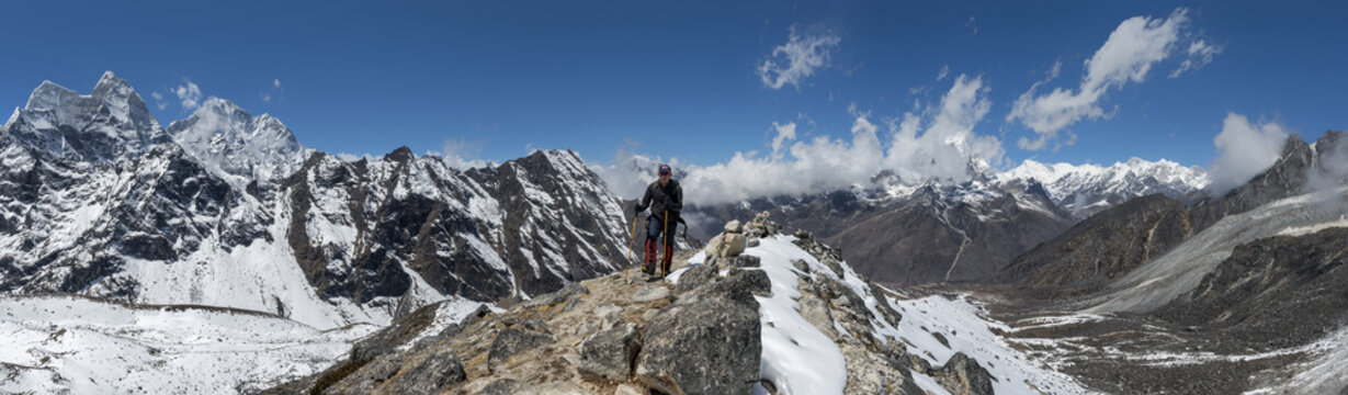 Nepal, Himalaya, Solo Khumbu, man trekking