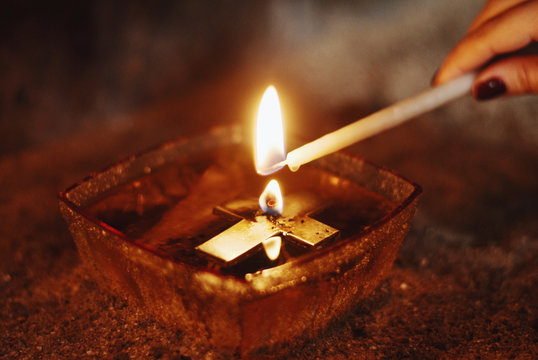 Cross Candle