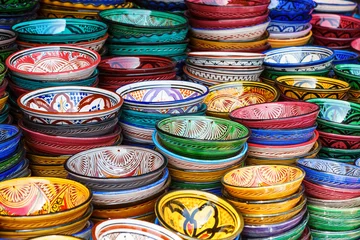 Gordijnen Pile of multicolored bowls on the market in Marrakesh, Morocco © lukszczepanski