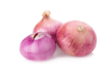 Fototapeta premium shallots isolated on white background
