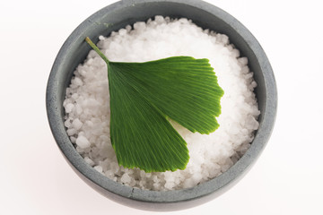 ginkgo biloba leaf and bath salt